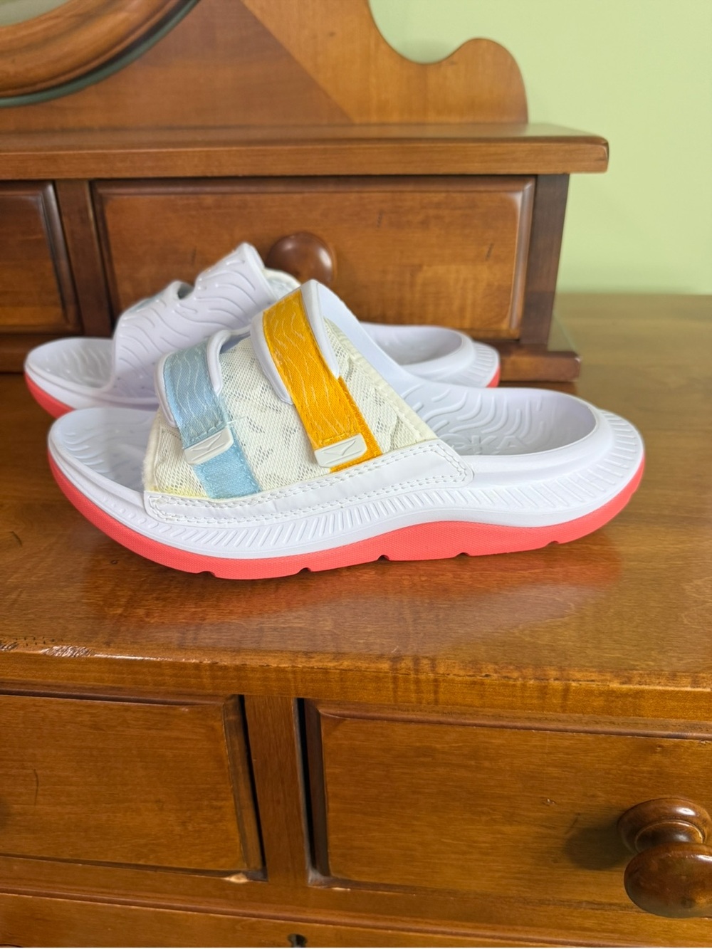 Hoka Ora Luxe adjustable slide sandal white woman 6 comfort recovery slip on